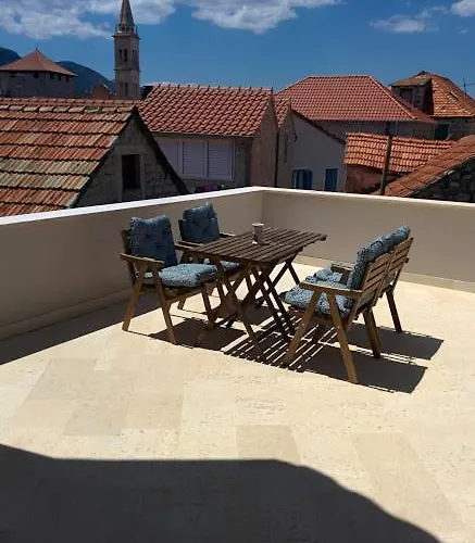 Gomila * Jelsa (Hvar)