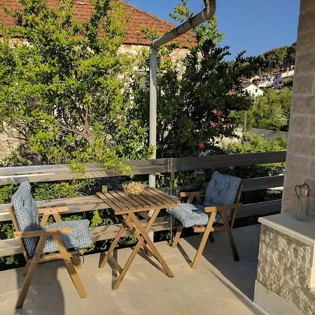 Gomila Jelsa (Hvar)