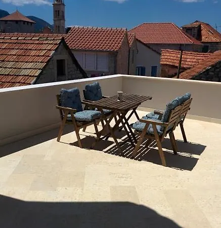 Gomila * Jelsa (Hvar)
