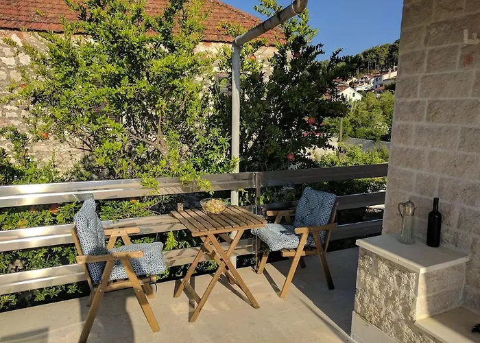 Gomila Jelsa (Hvar)